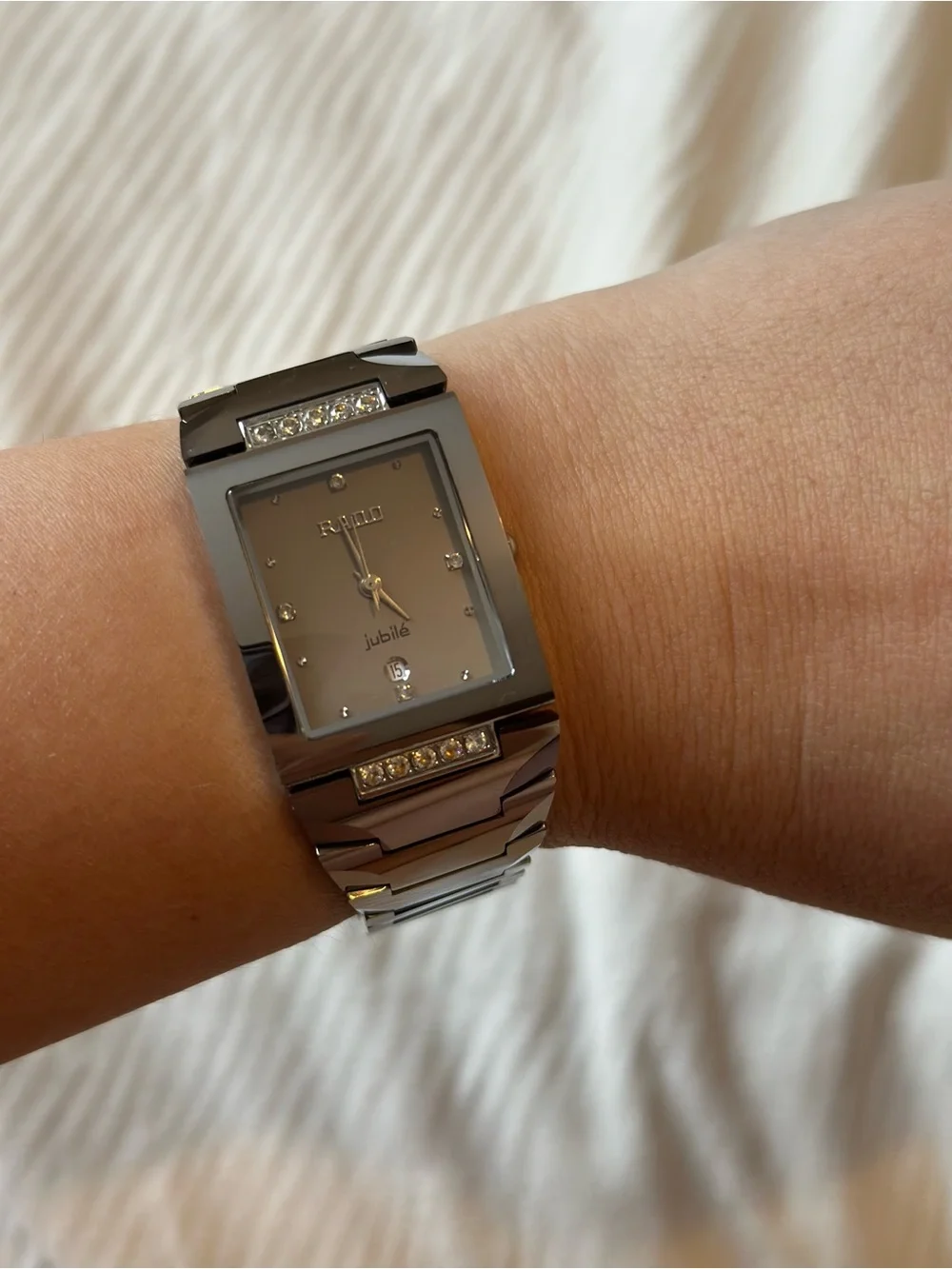 Authentic RADO Jubilé Diamond Watch – Excellent Condition - Picture 5 of 15
